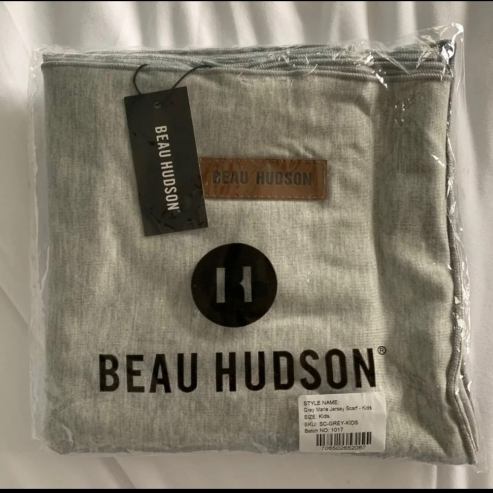 Beau Hudson scarf
